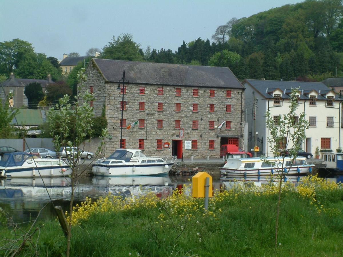 Waterside Guesthouse Graiguenamanagh Extérieur photo